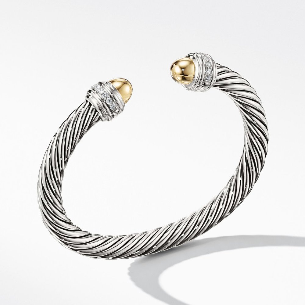 New Women’s Bracelet. Too Lg for my wrist Took to DY Store and it’s Authentic.